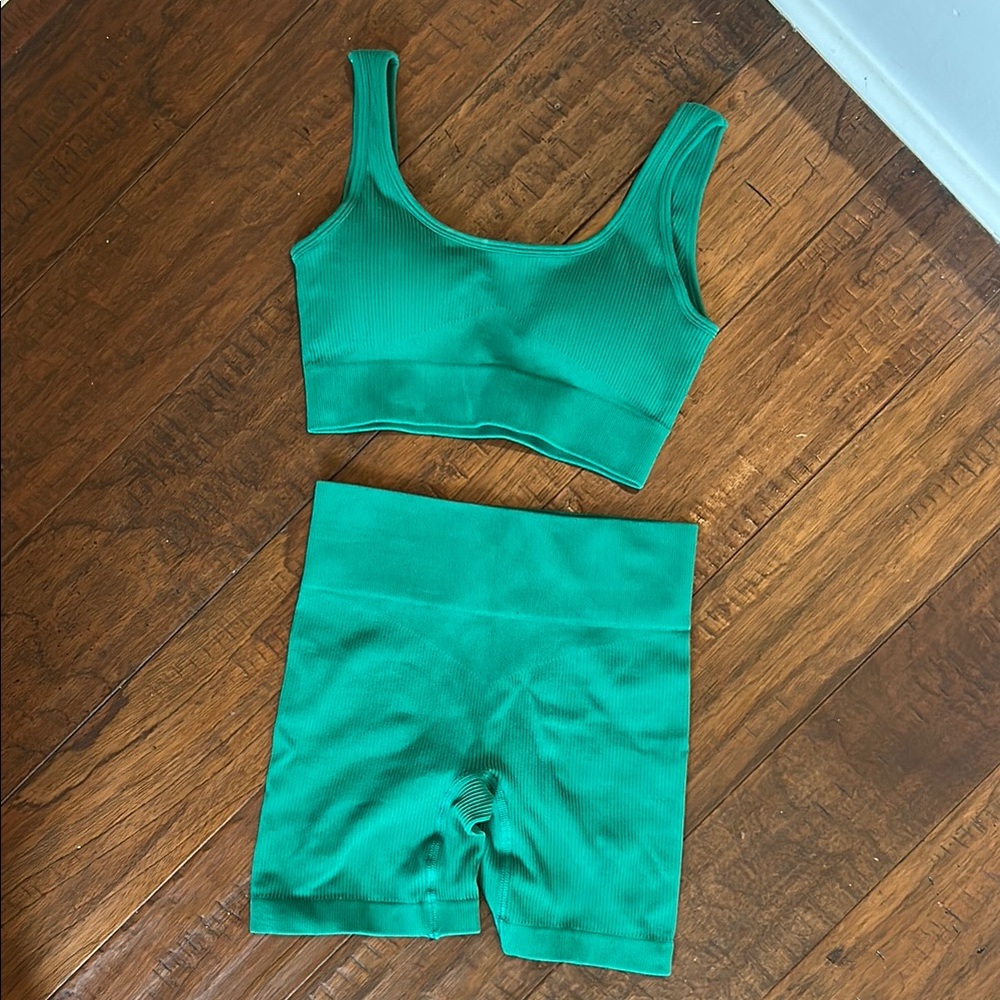 Green Ribbed Women's Set